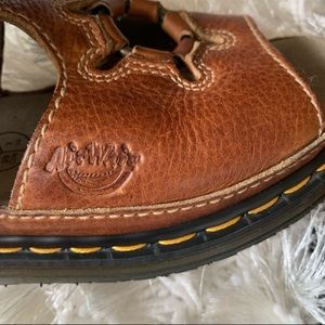 Dr. Martens Vintage 90s Y2k sun cut out sandals